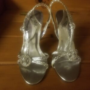 Wild Rose Silver and Rhinestone Slingback Strappy Stilleto Heels Size 5